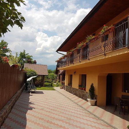 Villa Casa Ovesia Săcele Exterior foto