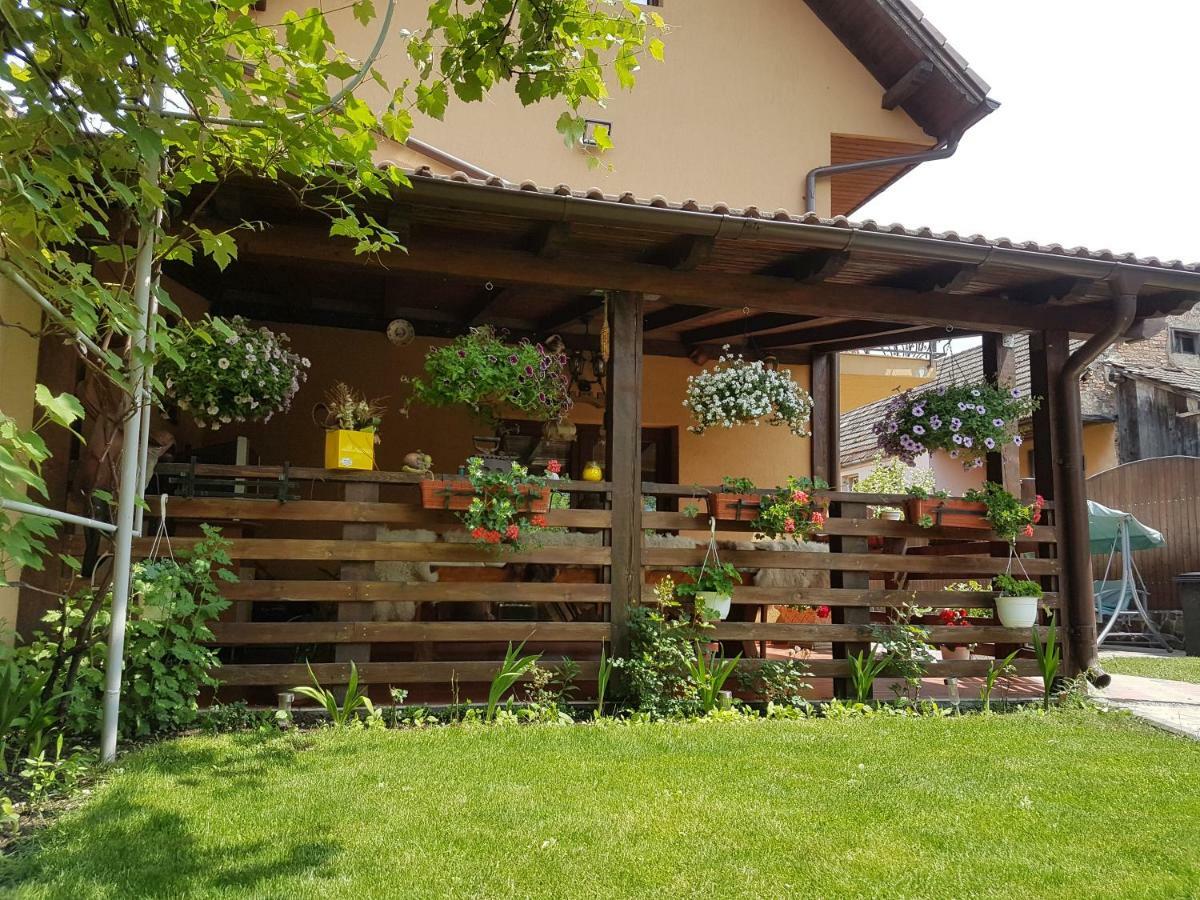 Villa Casa Ovesia Săcele Exterior foto